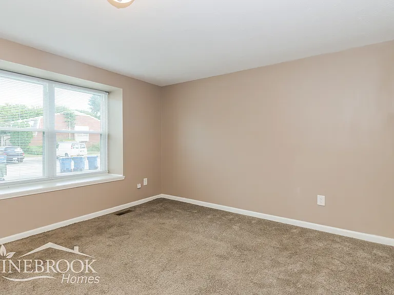 7649 Mount Hood Dr — Photo 6