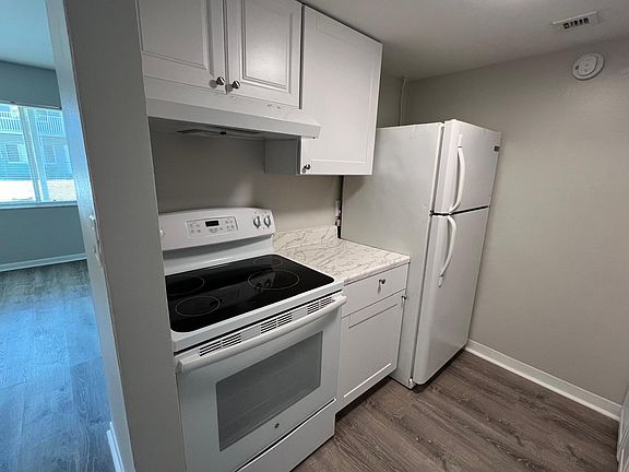 3rd image of 378 48th Ave N APT 118