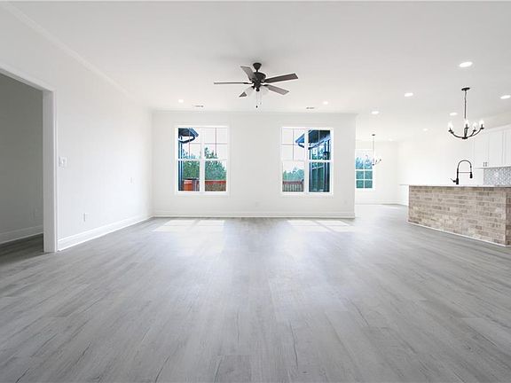 4th image of 357 Bagley Rd
