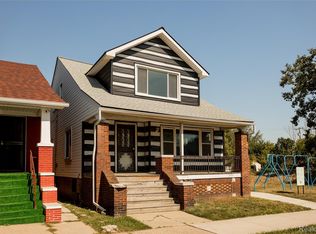 2221 Carpenter St, Hamtramck, MI 48212