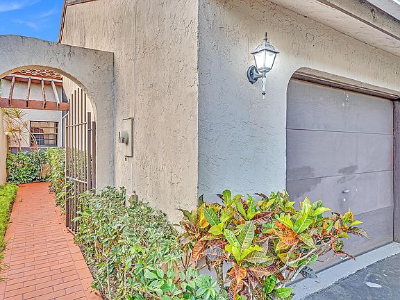 2nd image of 1335 NW 22nd Ave
