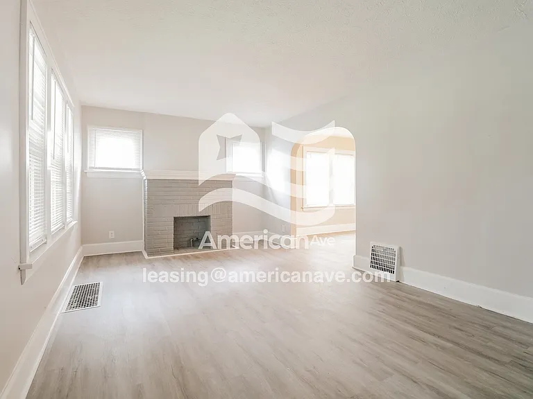 670280_003_living_room_13811844.jpg