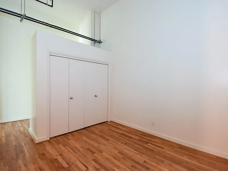 915 Franklin St #2H — Photo 14