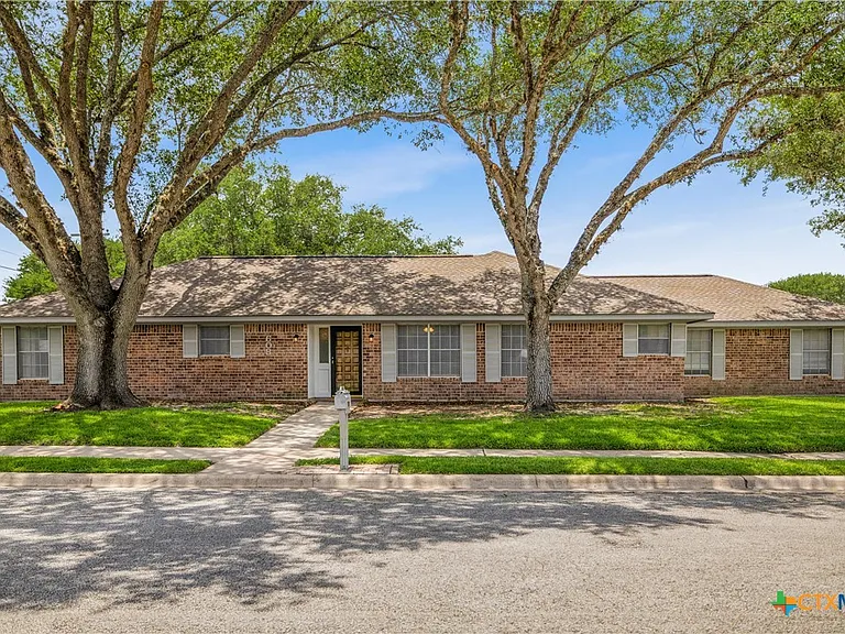 608 Rosewood Dr — Photo 44