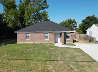 3324 N 26th St, Waco, TX 76708