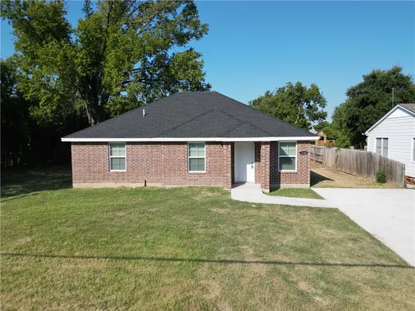 3324 N 26th St, Waco, TX 76708