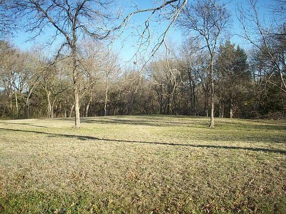 3rd image of 250 Saint James Dr