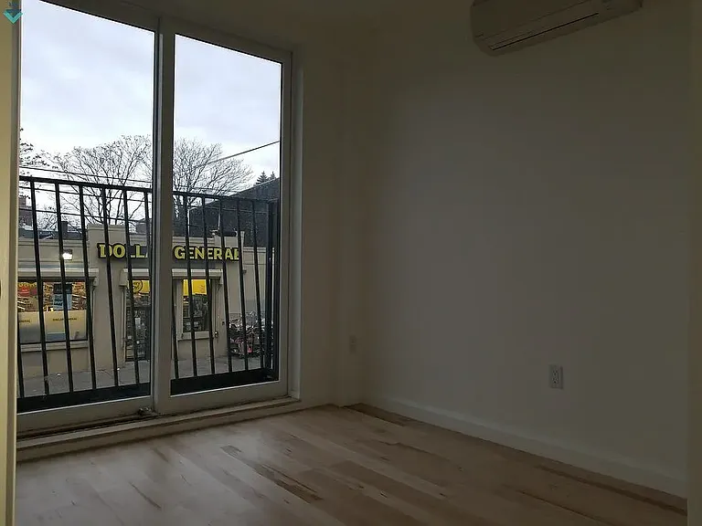 1816 Gates Ave #2F — Photo 9