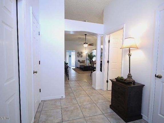 4th image of 860 Cortez Ave