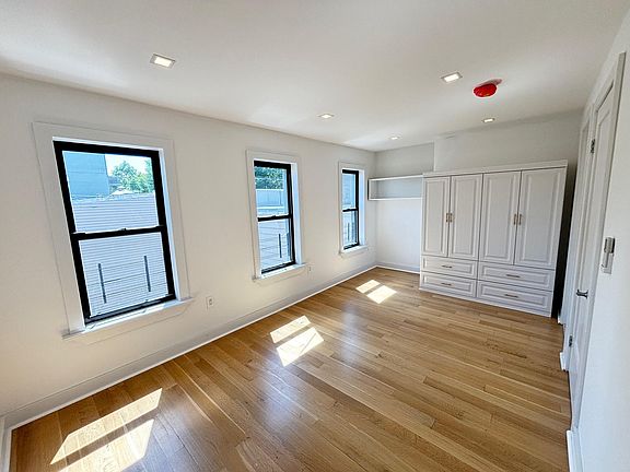 4th image of 854 Wyckoff Ave Floor 2