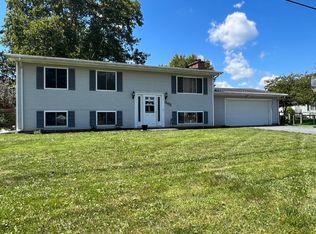 565 Edgewood Dr, Circleville, OH 43113