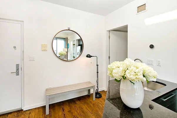 Rented by NOVO | media 31