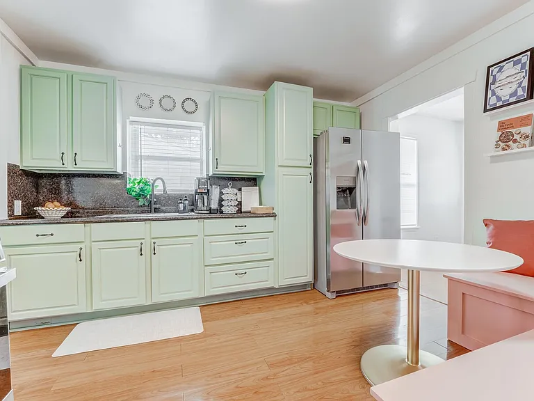 1115 Morris St — Photo 10