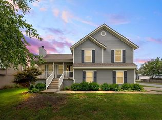 1324 SE Princeton Dr, Lees Summit, MO 64081