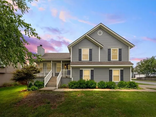 1324 SE Princeton Dr, Lees Summit, MO 64081