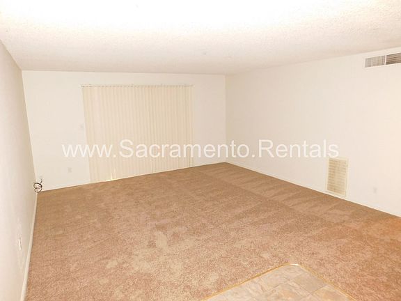 2nd image of 2308 Villanova Cir APT 2