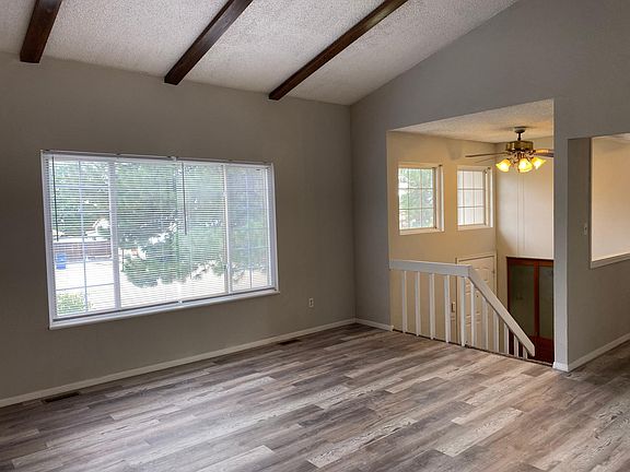 5th image of 13 Wallflower Ct