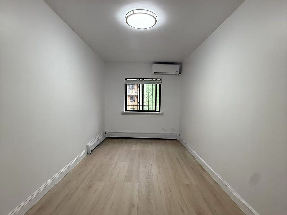 Building Photo 4