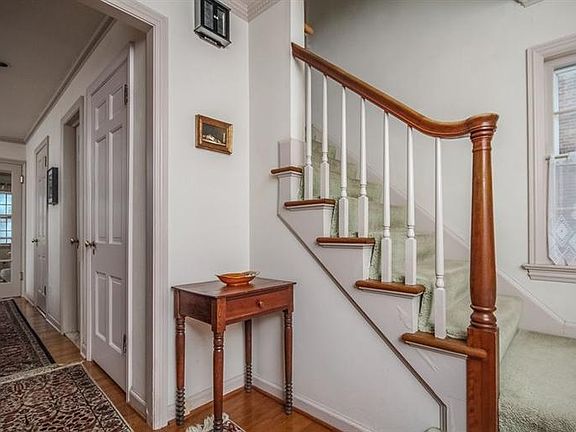 5th image of 1305 Harbrooke Ave