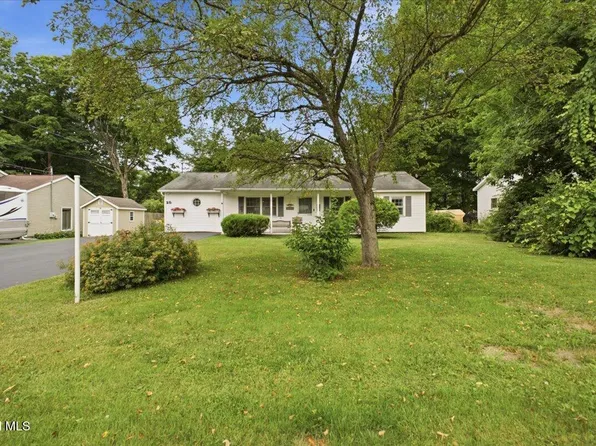 25 Thornberry Drive, Glens Falls, NY 12801
