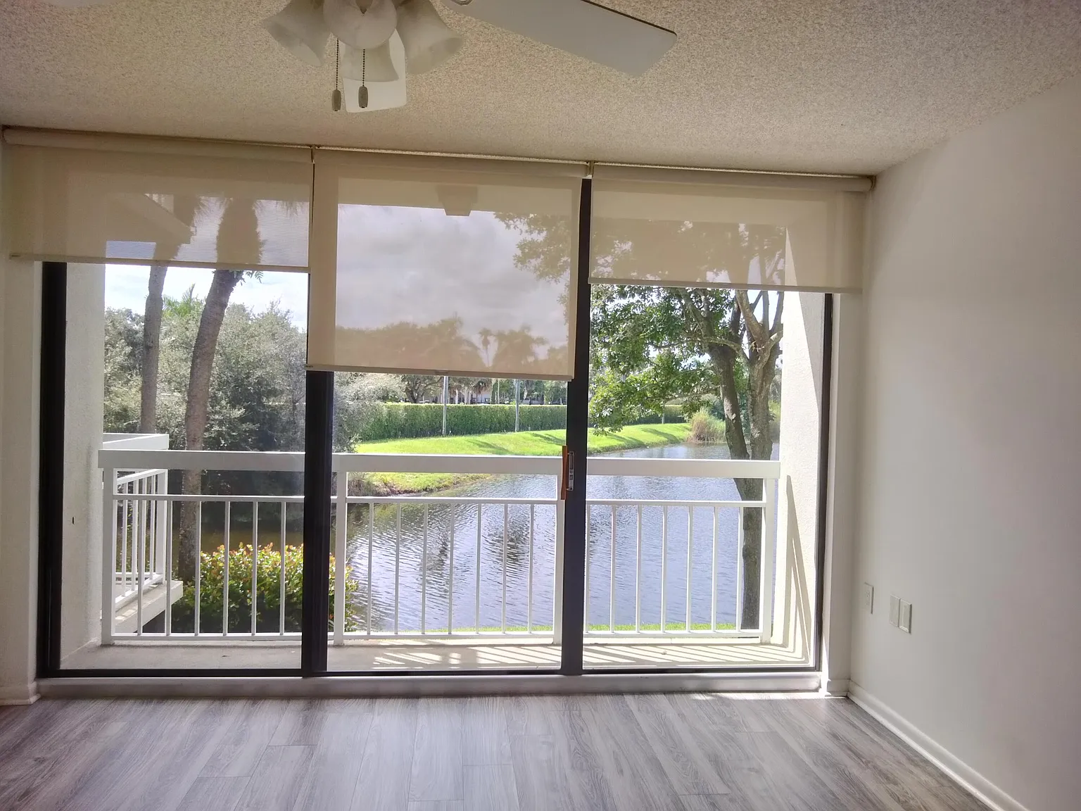 2 bed, 2.0 bath, 1385 sqft, $2,100 — Photo 4
