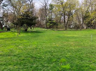 8313 Russell Dr, Cary, IL 60013