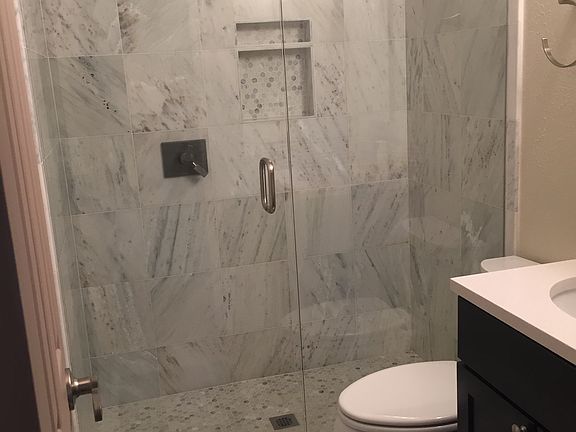 Guest bathroom-main