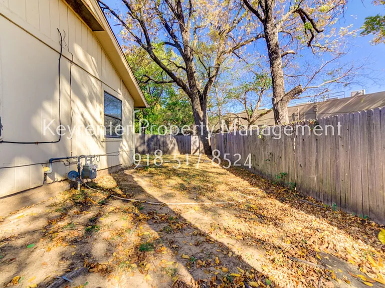 S 79th E Ave Duplex — Photo 47