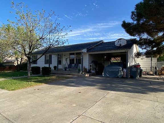 3rd image of 827 W Chaparral Dr