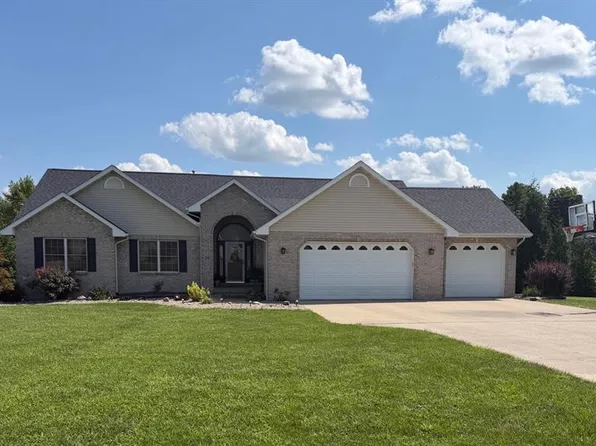 20 Glory Dr, Highland, IL 62249