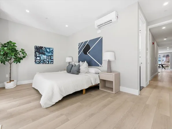 134 New York Avenue image 17 of 31