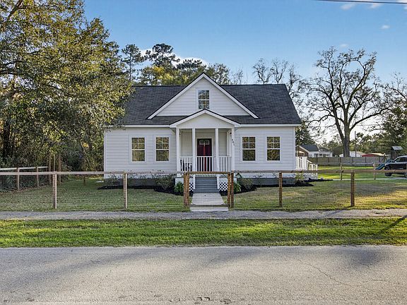 3rd image of 481 S Railroad Ave