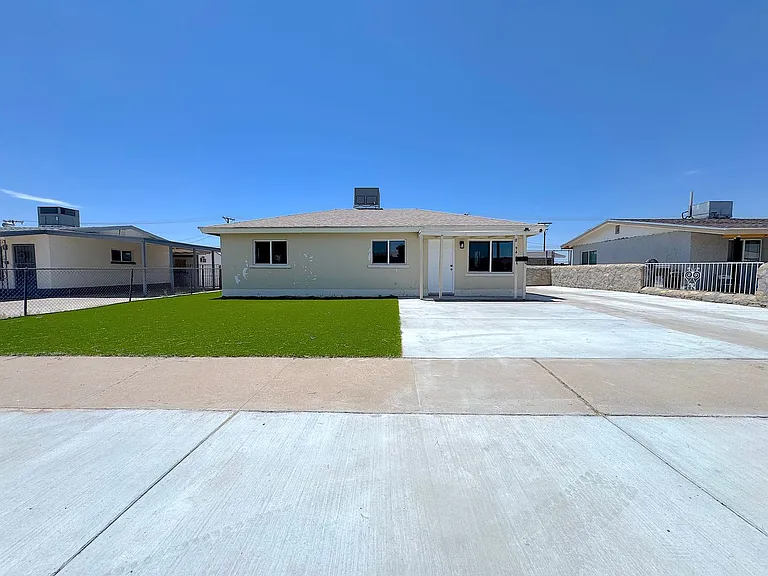 4918 Tetons Dr — Photo 1