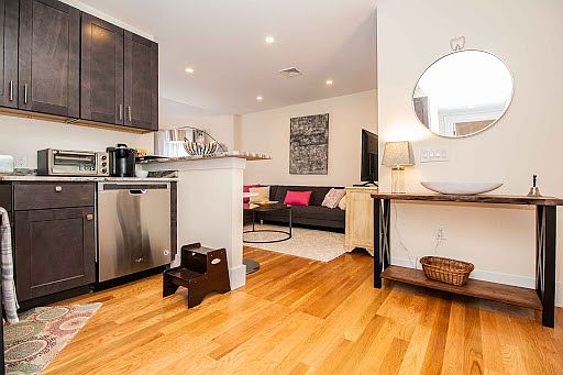 4th image of 14 Chiswick Rd APT 3A