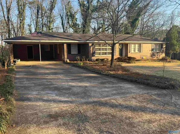 212 Merit Cir, Gadsden, AL 35901