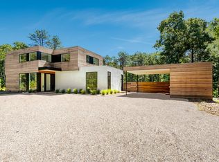 5 Two Holes Of Water Rd, East Hampton, NY 11937