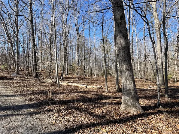 12 Jeb Stuart Dr, Natural Bridge Station, VA 24579