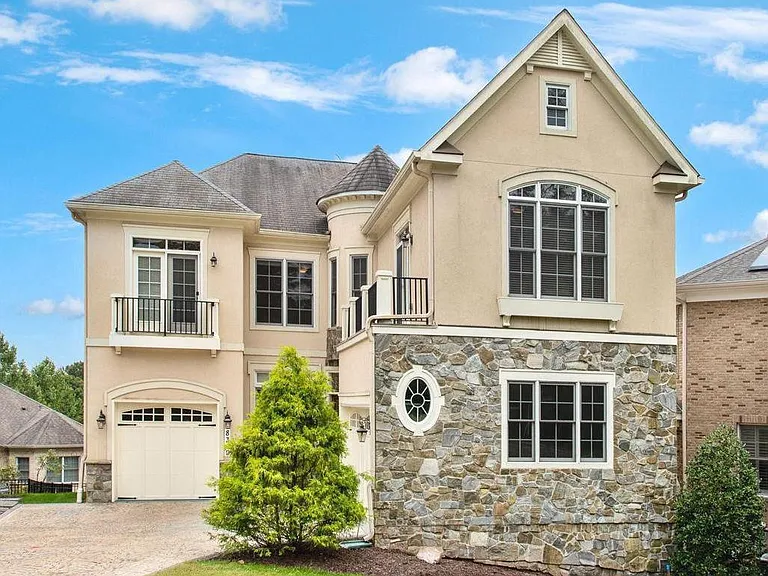 8319 Quarry Manor Ter — Photo 1