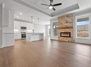 25050 W 94th Ter, Lenexa, KS 66227