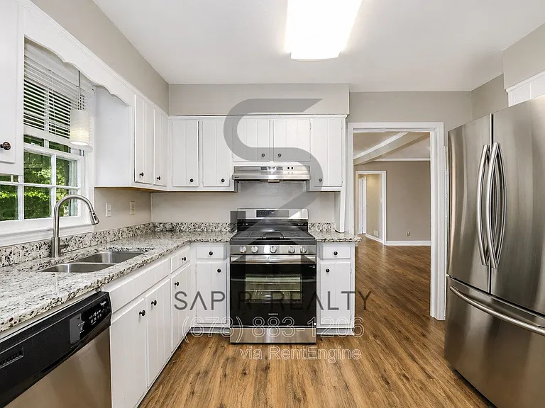 373 James St SW — Photo 10