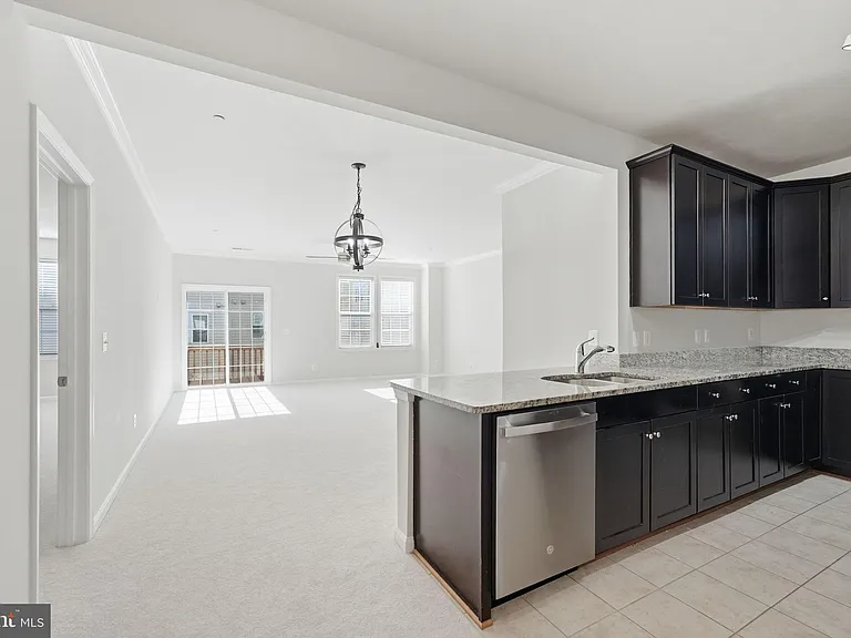 24678 Byrne Meadow Sq — Photo 6