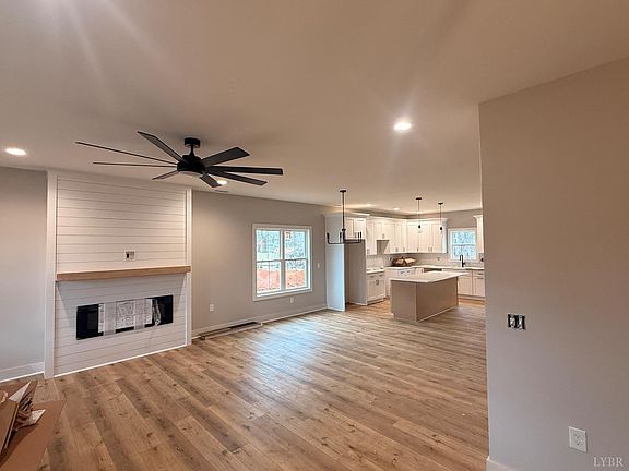 2nd image of 3 Thomas Jefferson Rd