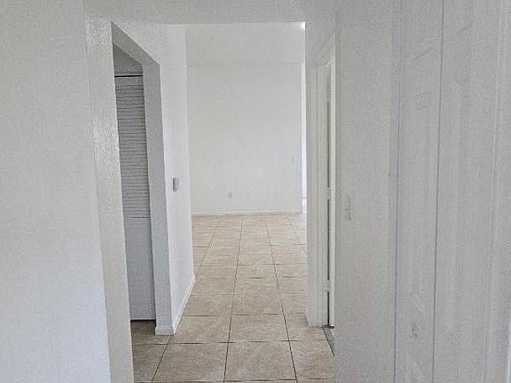 4th image of 2801 Riverside Dr APT 105
