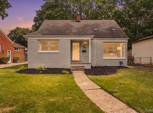 23880 Meadowlark Ave, Oak Park, MI 48237