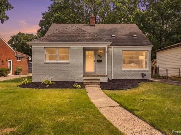 23880 Meadowlark Ave, Oak Park, MI 48237