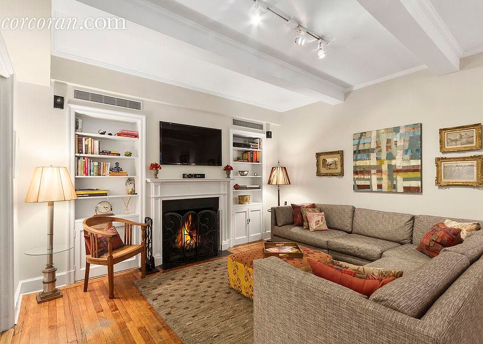 1st image of 230 E 50th St APT 1D