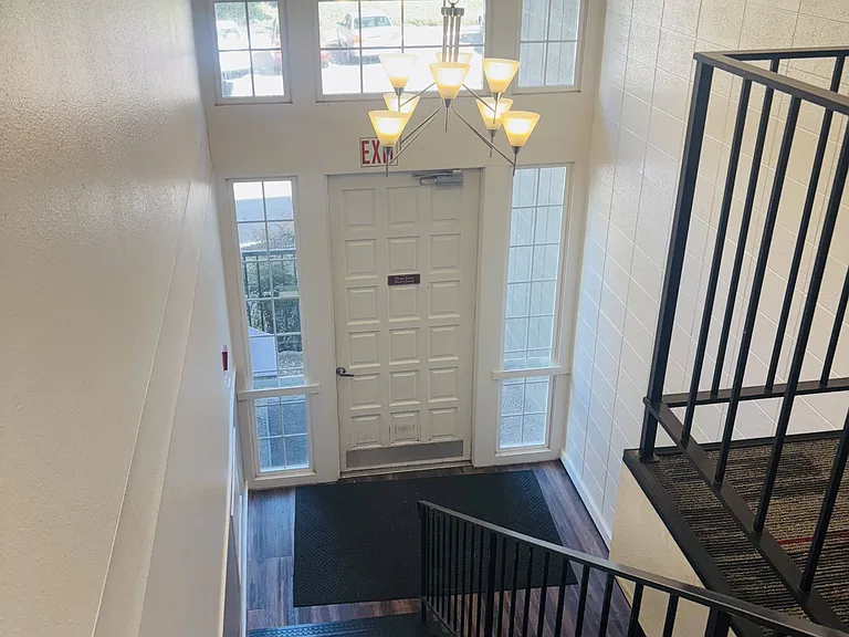 Georgetown Manor Apartments — Photo 2