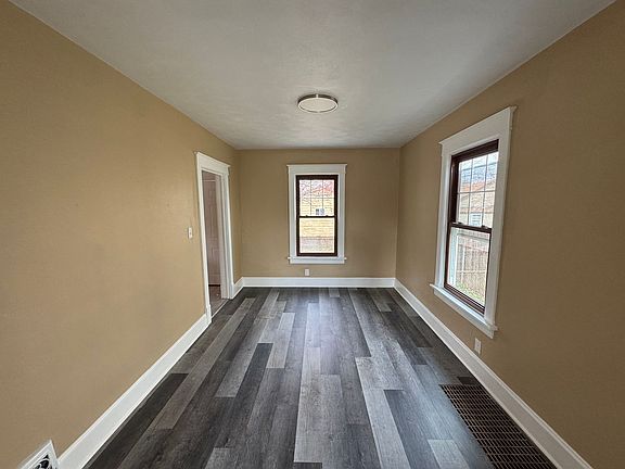 4th image of 1915 11th St