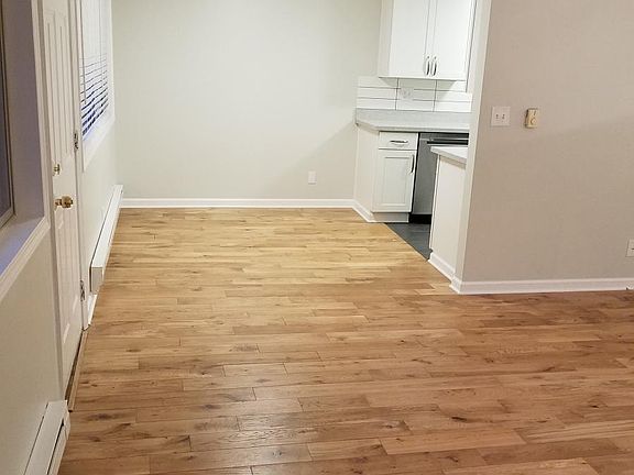 Open dining area/ transition