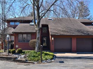 25844 Fairmount Blvd, Beachwood, OH
